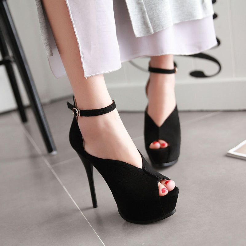 V-shaped women's shoes