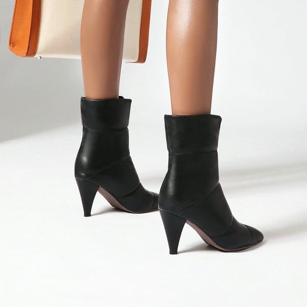 Pointed toe boots women's small